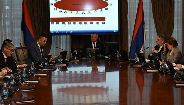 VLADA RS  DALA SAGLASNOST  ZA UTROŠAK PET MILIONA KM  ZA POVEĆANJE PLATA RADNICIMA