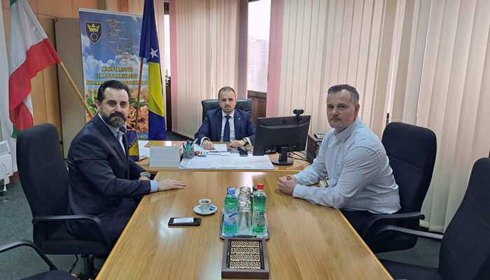 MINISTAR JASMIN ČAJIĆ ODRŽAO SASTANAK SA DIREKTOROM INSTITUTA ZA ZDRAVLJE I SIGURNOST HRANE ZENICA