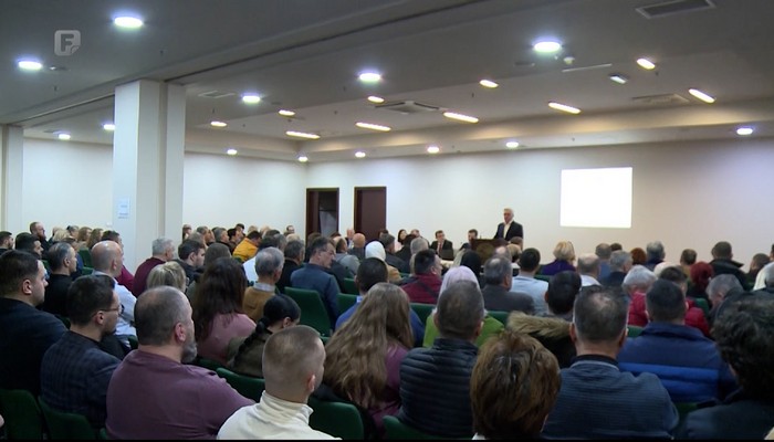 Uvećati minimalnu platu, ali umanjiti doprinose, ukinuti neradnu nedjelju