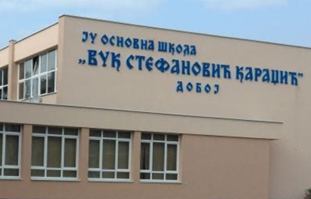 DOBOJ: JEZIVA PORUKA KOJU JE DOBILA ŠKOLA