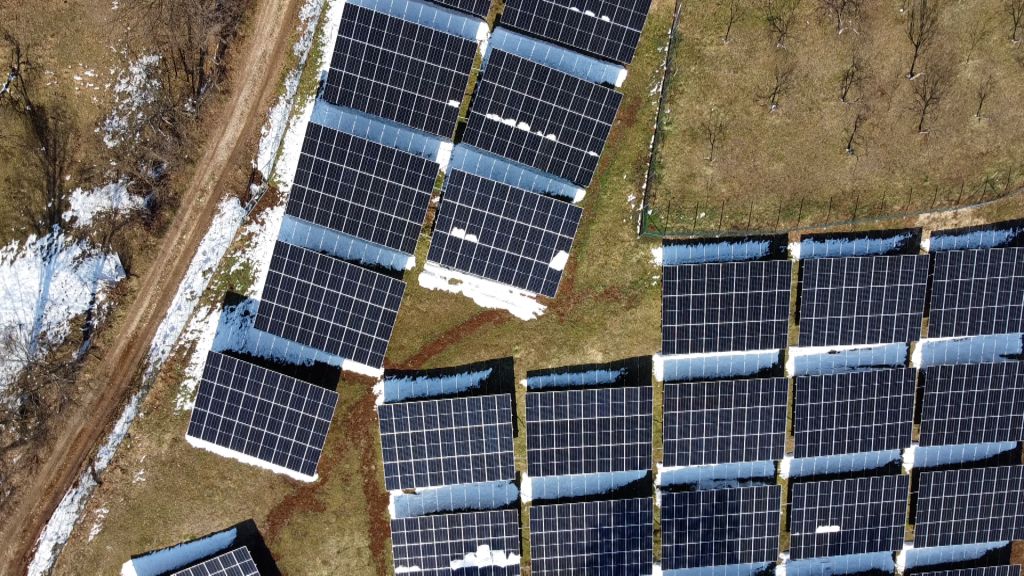 KAKO VLAST KOČI RAZVOJ SEKTORA OBNOVLJIVIH IZVORA ENERGIJE?!