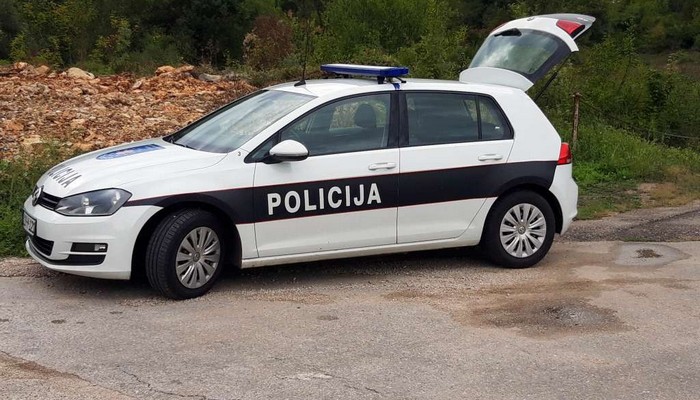 ŽEPČE: RANIO TRI OSOBE PA POČINIO SAMOUBISTVO
