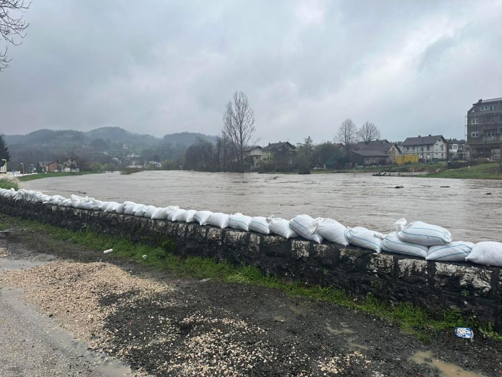 ŠTAB ZA VANREDNE SITUACIJE OPŠTINE TESLIĆ PROGLASIO VANREDNU ODBRANU OD POPLAVA