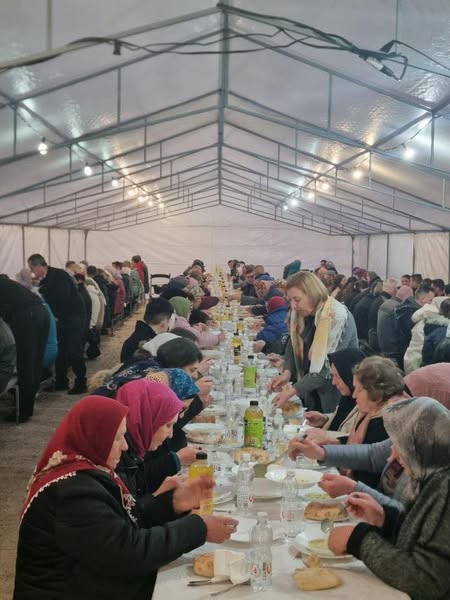 ODŽAK: NA IFTARU MUSLIMANI, KATOLICI, PRAVOSLAVCI, MINISTRI, NAČELNICI, VJERSKI SLUŽBENICI- IPAK SE MOŽE. BRAVO ODŽAK!!!