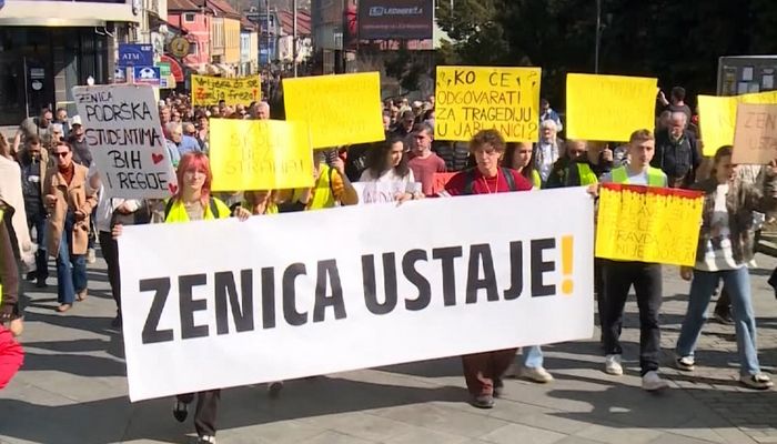 ZENIČANI PROTESTOVALI I PETU NEDJELJU