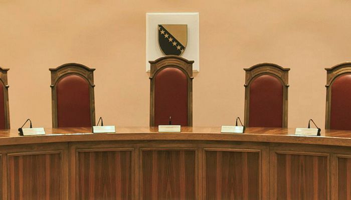 USTAVNI SUD SUSPENDIRAO SPORNE ZAKONE RS