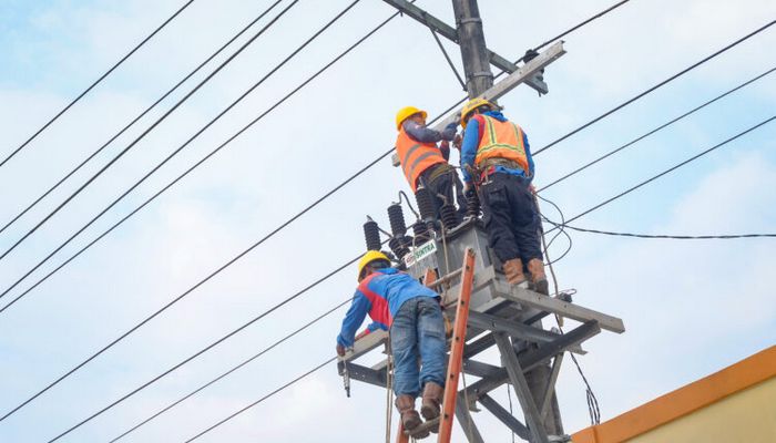 RADNICI ELEKTRODISTRIBUCIJE U NIŠU SJEKLI KABLOVE OPERATERIMA