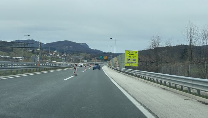 POGLEDAJTE NA KOJIM PUTEVIMA SE SAOBRAĆA USPORENO