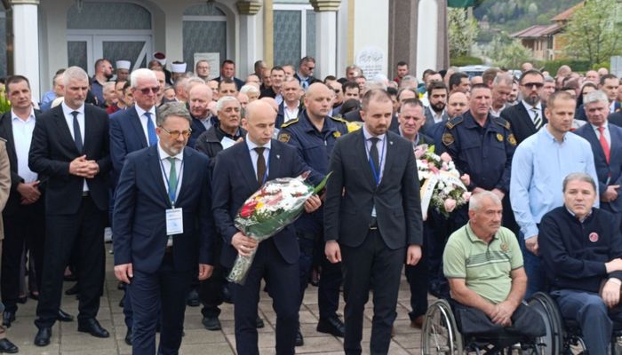 DELEGACIJA ZDK ODALA POČAST ŽRTVAMA ZLOČINA U AHMIĆIMA