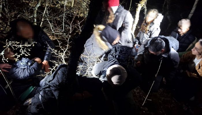 PRIPADNICI GRANIČNE POLICIJE BIH SPRIJEČILI KRIJUMČARENJE 23 STRANA DRŽAVLJANA