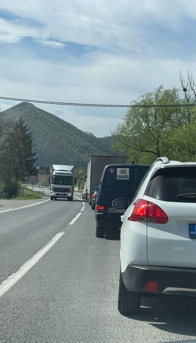 UKOLIKO KREĆETE NA PUT POGLEDAJTE NA KOJIM PUTNIM PRAVCIMA SE SAOBRAĆA USPORENO