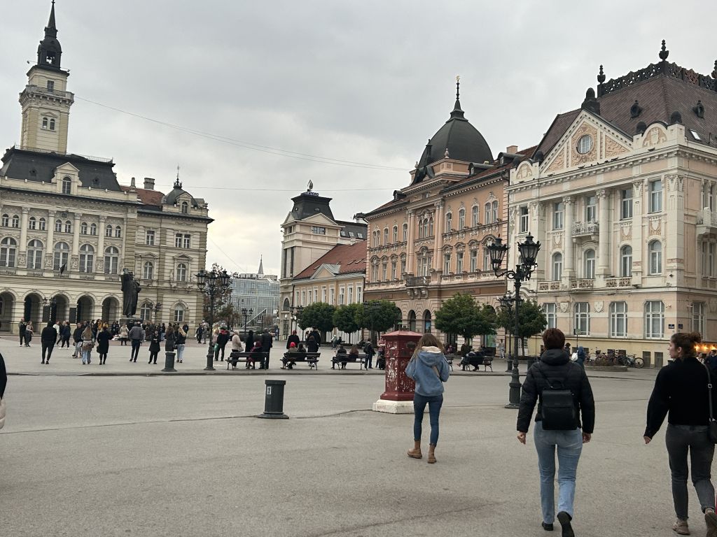 BEOGRAD: VELIKI PROTESTI - STUDENTI TRAŹE VANREDNE IZBORE