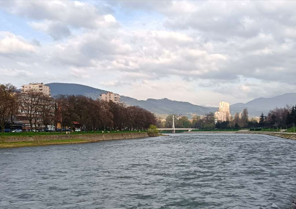 NAKON ULIČNE TUČE U ZENICI JEDNA OSOBA PREMINULA