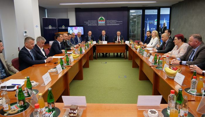 Delegacija Vlade ZDK, na čelu s premijerom, posjetila Općinu Kakanj