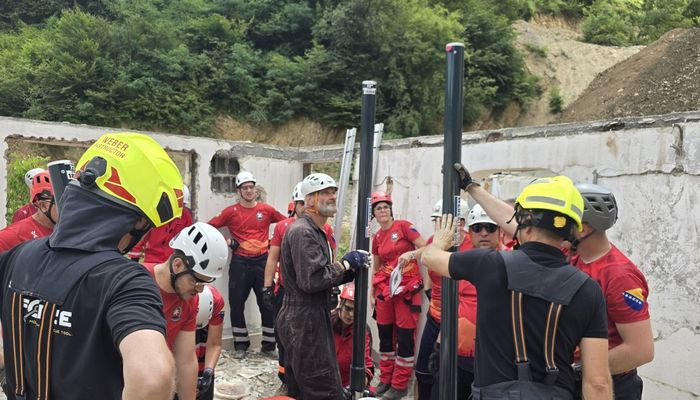 ZDK:ODRŽANA OBUKA USAR TIMA SA NOVONABAVLJENOM OPREMOM ZA SPAŠAVANJE IZ RUŠEVINA