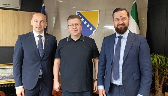 ZDK: PRIMANJA UPOSLENIH U OBRAZOVANJU ZA GODINU I PO DANA MANDATA TRENUTNE VLADE POVEĆANA ZA VIŠE OD 50 POSTO