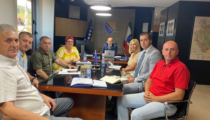 VLADA ZDK I SINDIKATI: ISPLATA REGRESA 6. AUGUSTA ZA VIŠE OD 8.500 ZAPOSLENIH
