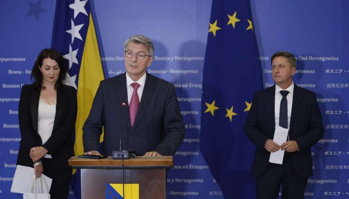 MEHMEDOVIĆ, EMRIĆ I BARUČIJA UPOZORLI NA SISTEMSKU DISKRIMINACIIJU BOŠNJAKA U DRŽAVNIM INSTITUCIJAMA