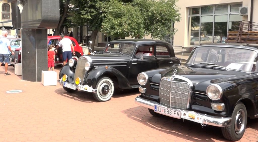 ŠAMAC: PRVI SUSRETI OLDTIMERA