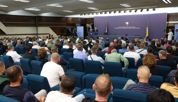 POTPISANI UGOVORI ZA OČUVANJE SKORO 700 RADNIH MJESTA POVRATNIKA