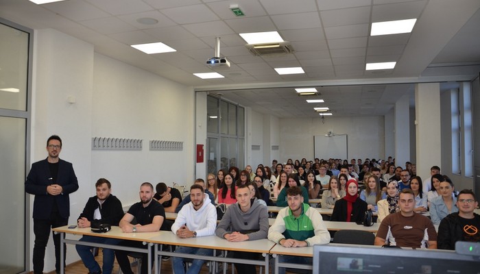 Na Univerzitetu FINRA Tuzla u toku je upis na sva tri ciklusa studija                                              u akademsku 2025/2026. godinu.