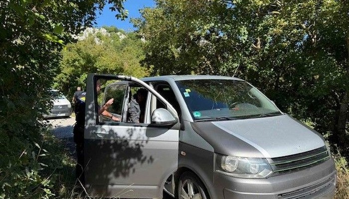 DRŽAVLJANI TURSKE UHAPŠEN ZBOG KRIJUMČARENJA MIGRANATA IZ CRNE GORE U BIH