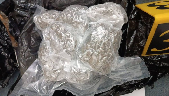 Policija u ZDK izvršenim pretresima pronašla više od 5 kg opojne droge i oružje