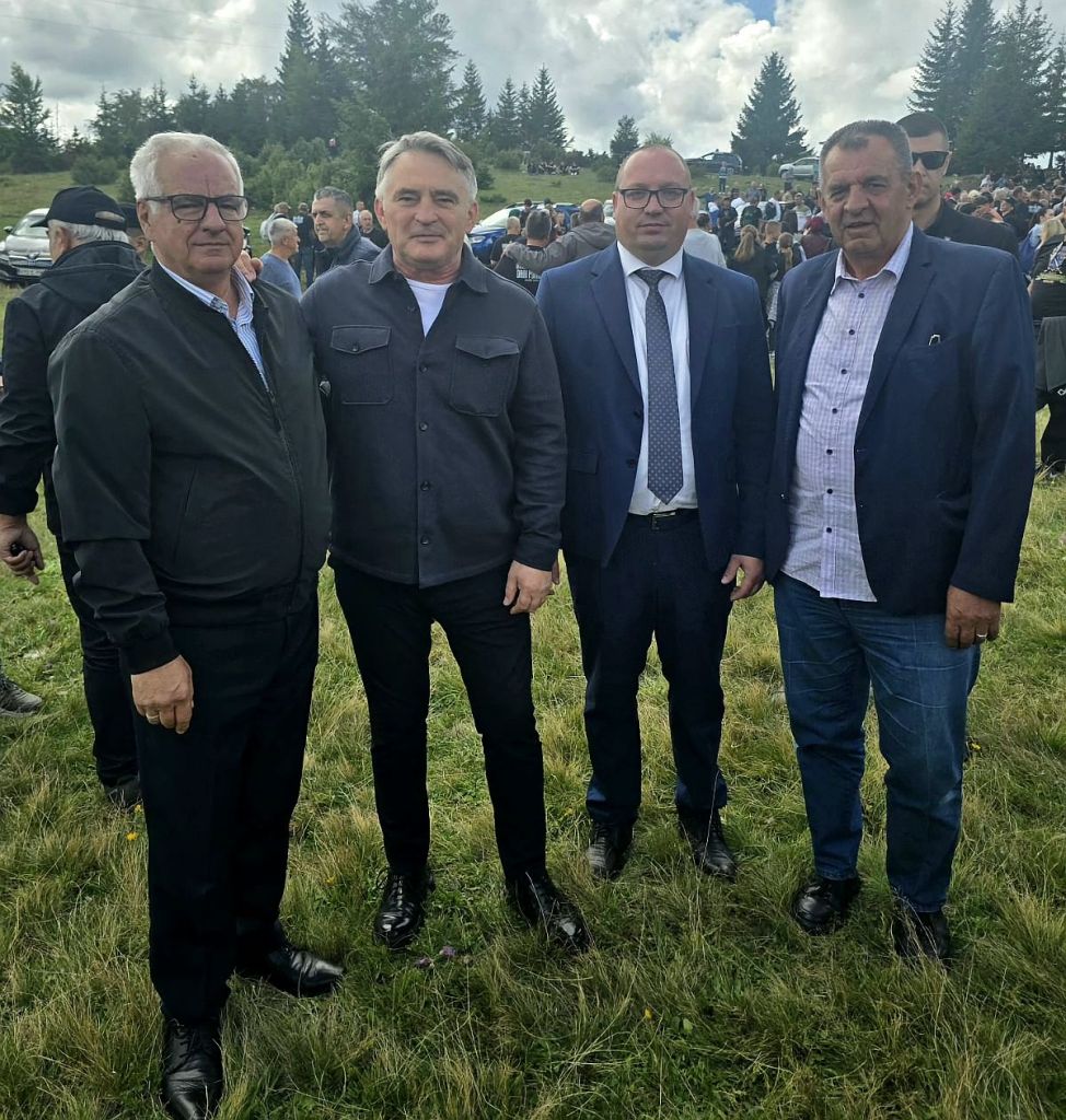 MINISTAR ADNAN SIROVICA PRISUSTVOVAO MANIFESTACIJI „DANI POBJEDE, DANI PONOSA-VLAŠIĆ, GALICA 2025“