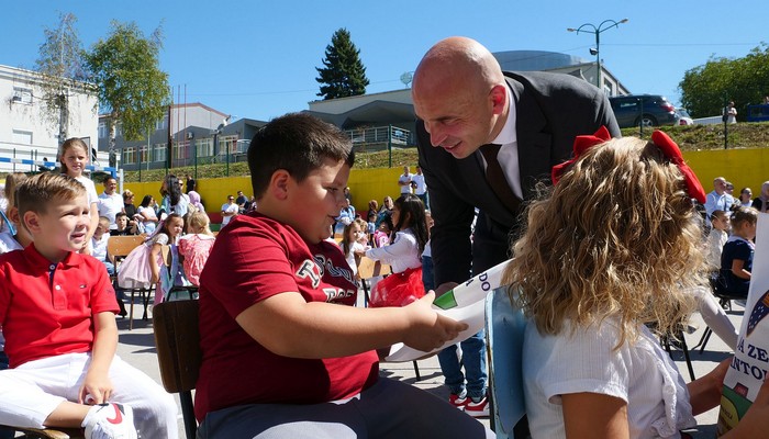 BESPLATNI UDŽBENICI ZA SVE OSNOVCE U ZDK: PREMIJER PIVIĆ I MINISTAR MUŠIJA POŽELJELI DOBRODOŠLICU PRVAČIĆIMA