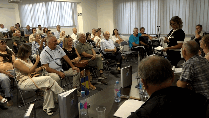 DOBOJ JUG: PROMOVIRANA KNJIGA „STIŽU ME SJEĆANJA“ SMAILE BEŠLAGIĆ