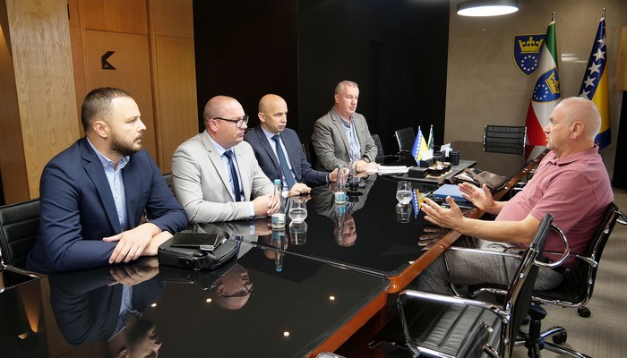 PREMIJER PIVIĆ RAZGOVARAO S PREDSJEDNIKOM SAVEZA UDRUŽENJA LOGORAŠA ZDK
