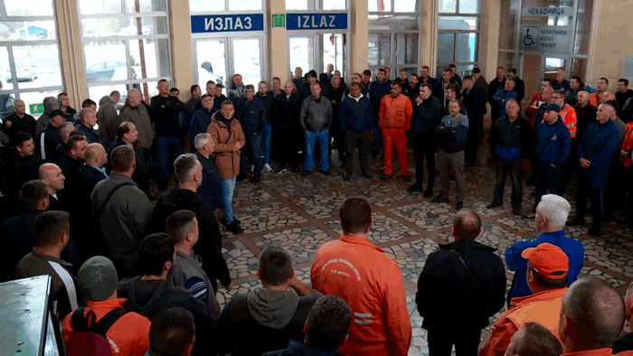 ŽRS: IAKO JE ISPLAĆENA PLATA ZA AVGUST, ŽELJEZNIČARI NAJAVLJUJU NASTAVAK BORBE ZA DOSTOJANSTVO!