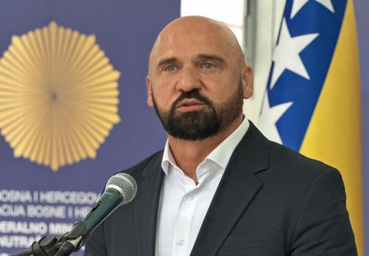 MINISTAR RAMO ISAK SE OGLASIO POVODOM OBJAVLJIVANJA PORUKA IZMEĐU V.D. DIREKTORA FUP-A VAHIDINA MUNJIĆA I PREMIJERA FBIH NERMINA NIKŠIĆA