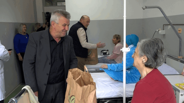 UZ DAN PENZIONERA POSJETE BOLESNIMA I NAJAVE VEĆIH PENZIJA