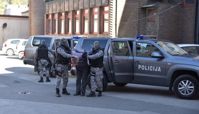 POLICAJCI OSUMNJIČENI ZA SEKSUALNO ISKORIŠTAVANJE ŠTIĆENICA DOMA