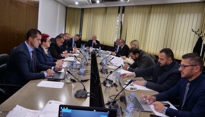 VLADA ZDK: POVEĆALA PLAĆE ZAPOSLENIMA U ZDRAVSTVU ZA 10 POSTO