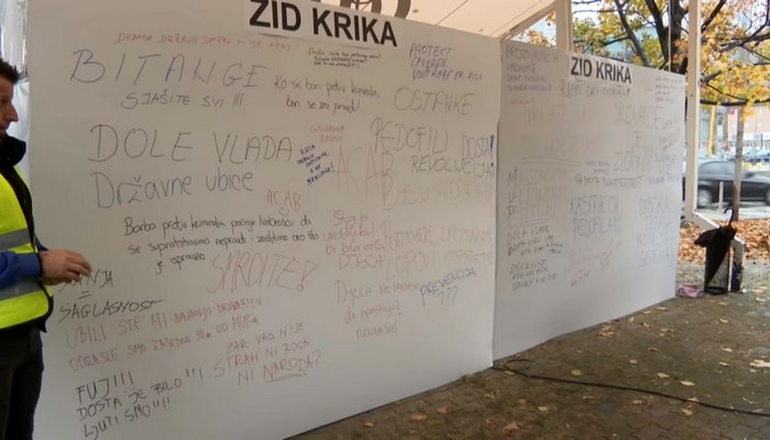 TUZLA: GRAĐANI PROTESTOVALI ISPRED MUP-A TK ZAHTIJEVAJU ODGOVORNOST NAKON DVA STRAVIČNA SLUČAJA