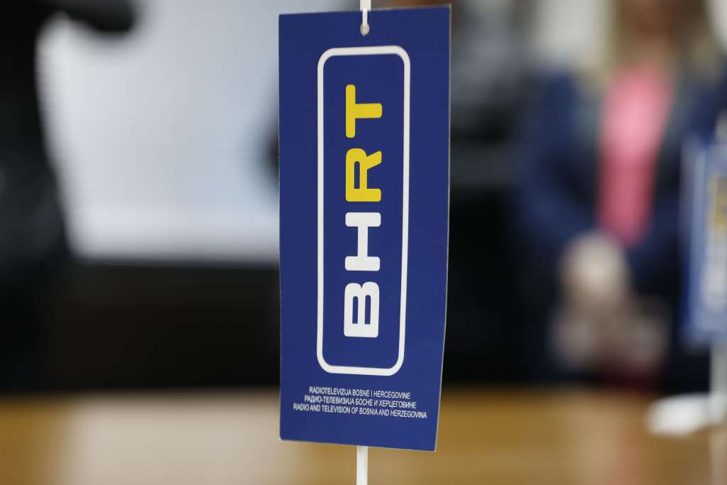 Uposlenici BHRT-a protestuju ispred Parlamenta: Ne gasite BHRT