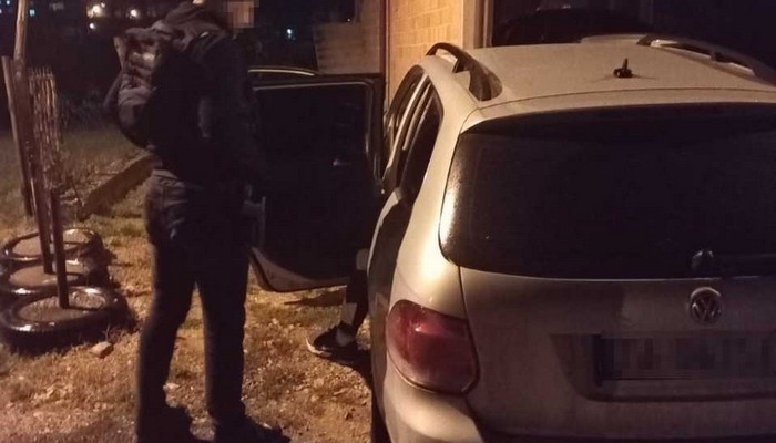 PRETRESI U SARAJEVU I ZVORNIKU: OTKRIVENO KRIJUMČARENJE  NAJMANJE 500 MIGRANATA, UHAPŠENO 13 OSOBA