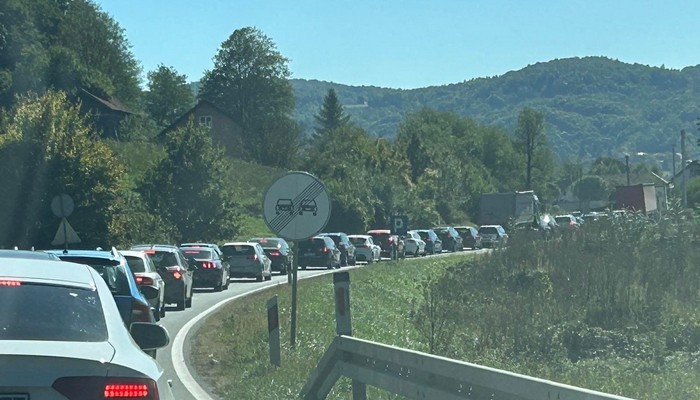 SAZNAJTE NA KOJIM PUTEVIMA JE SAOBRAĆAJ OBUSTAVLJEN