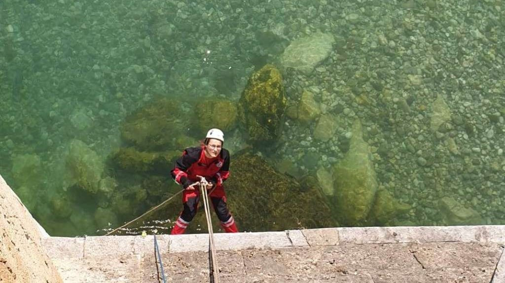 Tri migranta poginula, više spašeno nakon prevrtanja čamca u Slavonskom Brodu