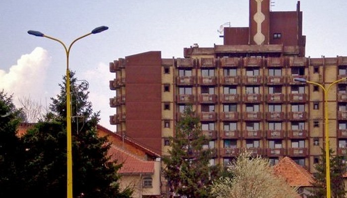 UHAPŠENE DVIJE OSOBE U ISTRAZI O POŽARU DOMU PENZIONERA U TUZLI