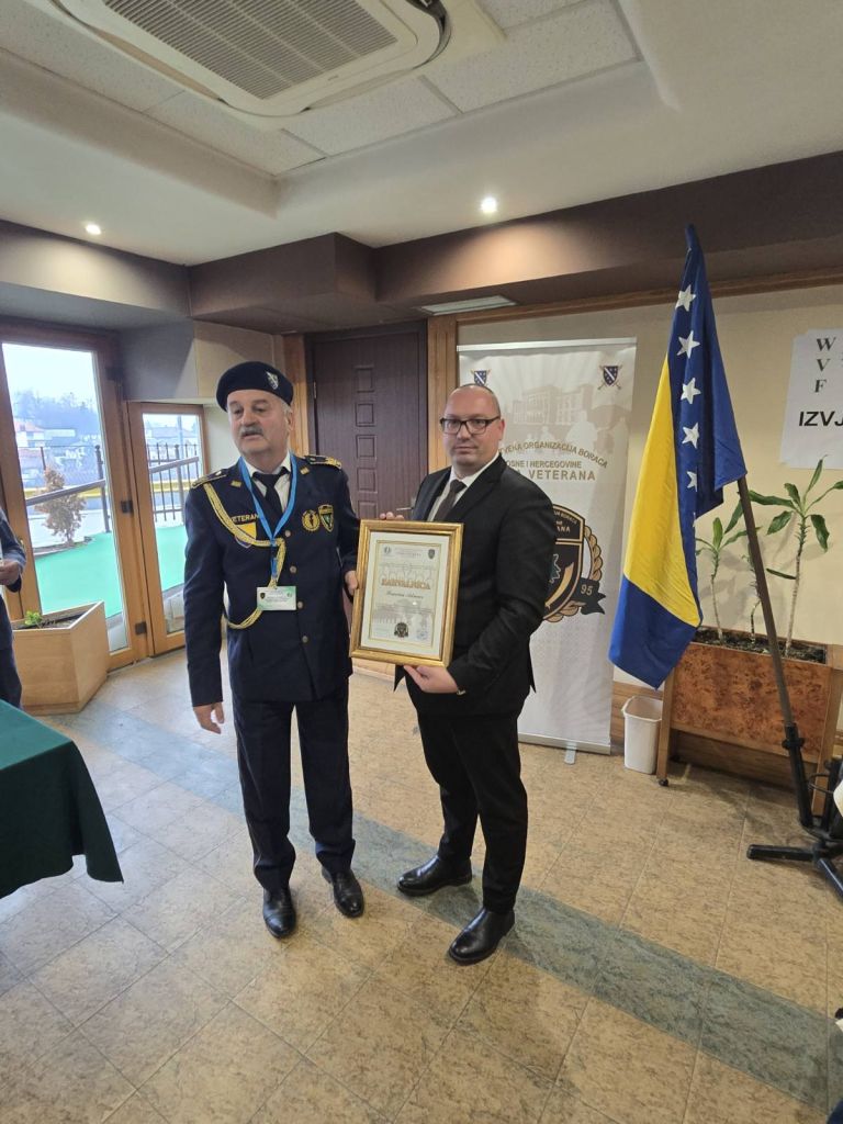 Ministar Sirovica dobio priznanje Unije veterana BiH za doprinos radu boračke organizacije