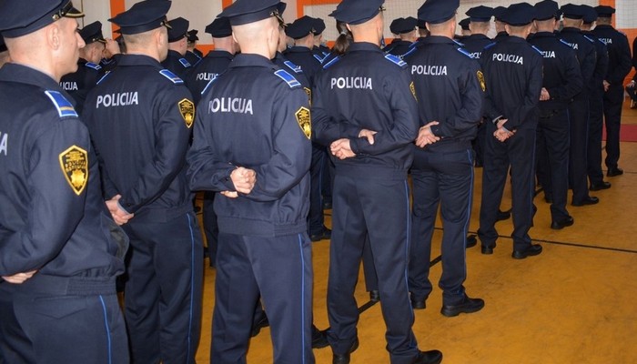 ZDK: 300 POLICIJSKIH SLUŽBENIKA ODLAZI U PENZIJU