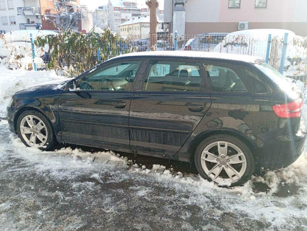 DOBOJ: ODUZETO VOZILO VOZAČU POZITIVNOM NA DROGU, UTVRĐENO JE DA ISTI IMA DUG NOVČANIH KAZNI OD 21.013,17 KM