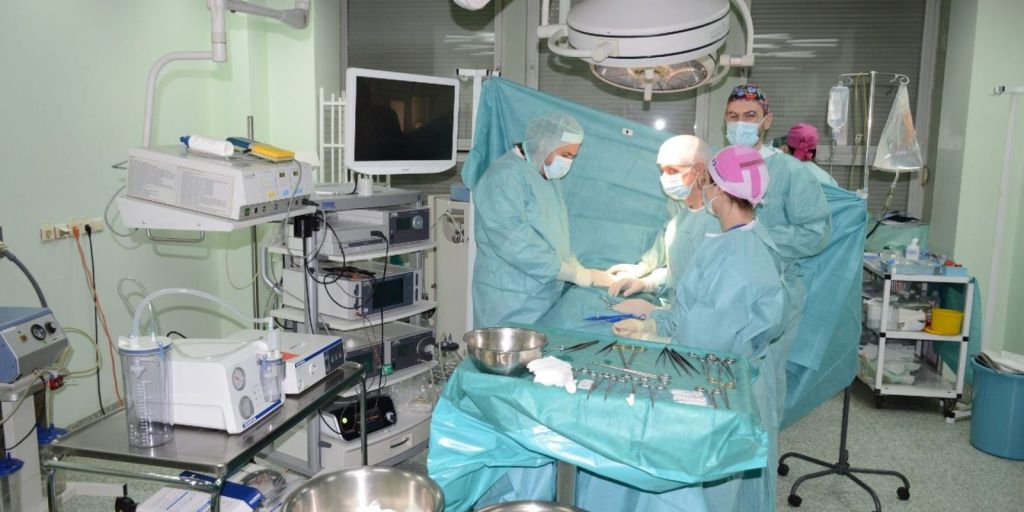 U UKC TUZLA URAĐENA TRANSPLANTACIJA BUBREGA