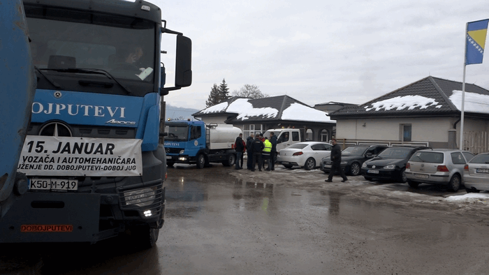 „DOBOJPUTEVI“ U SKLADU S VIŠEDECENIJSKOM TRADICIJOM OBILJEŽILI 15. JANUAR, DAN VOZAČA I AUTOMEHANIČARA