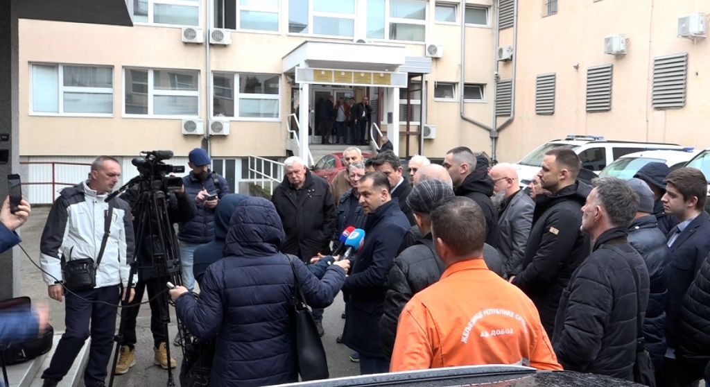 DOBOJ:BLANUŠA NA PRESSU PRED OKRUŽNIM TUŠILAŠTVOM: „NIJE SRPSKI NI KRASTI NI ĆUTATI!“
