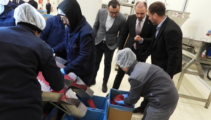 MINISTAR ČAJIĆ U POSJETI LABORATORIJAMA INZA-a I POGONU MSH GROUP U BILJEŠEVU KOD KAKNJA