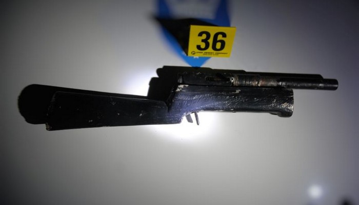 IZVRŠENIM PRETRESOM U BREZI PRONAĐENO ORUŽJE I DROGA